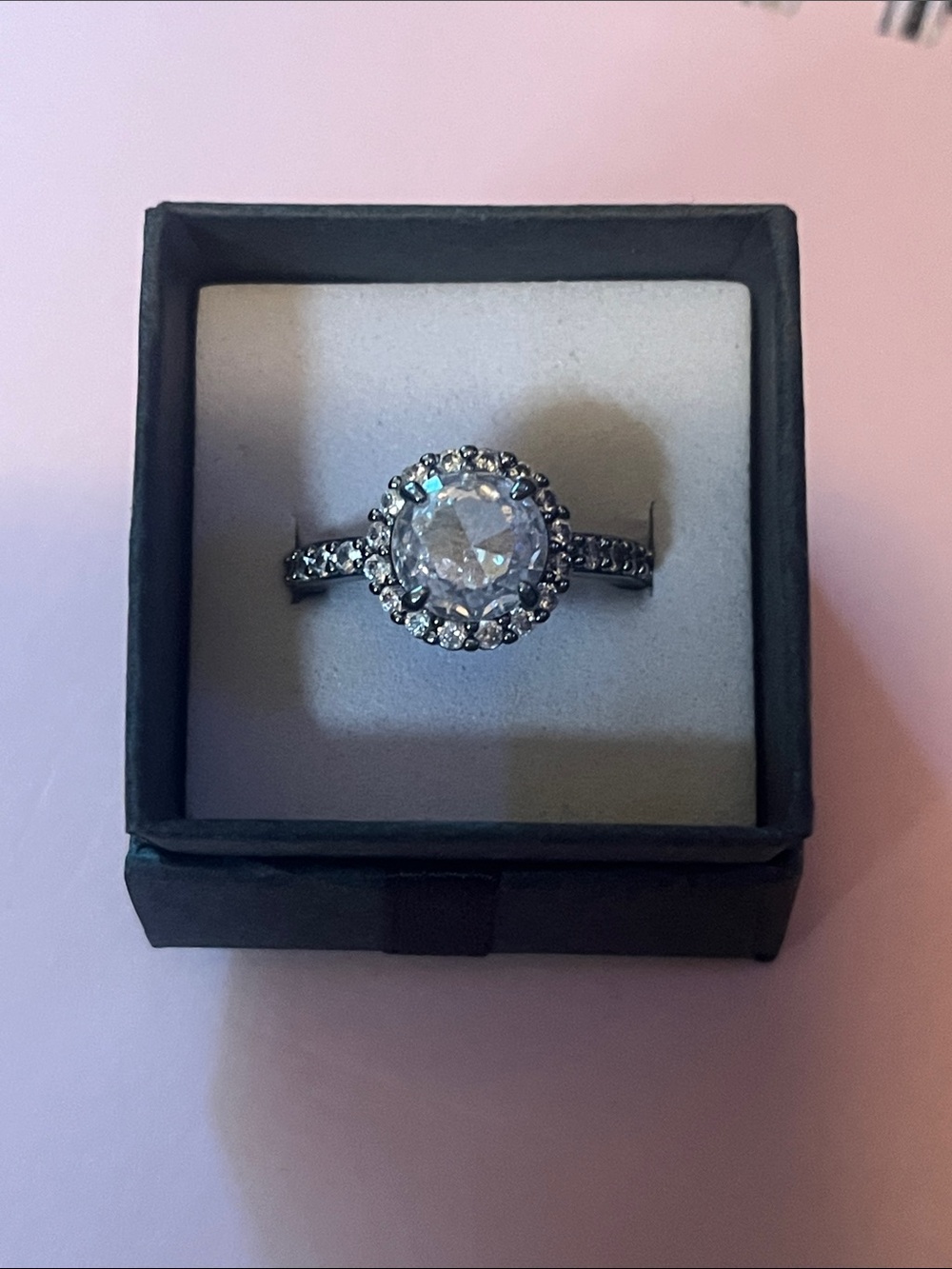 Ring bomb Halo Round Cubic Stone Ring in hematite